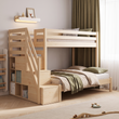 BusyKids HAPPY Etagenbett aus Holz für 3 Personen mit Stauraumtreppe